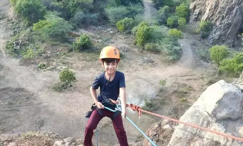 Telangana: 7 वर्षीय लड़के को पर्वतारोहण मंडलियों में निडरता का टैग मिला Telangana: 7 वर्षीय लड़के को पर्वतारोहण मंडलियों में निडरता का टैग मिला