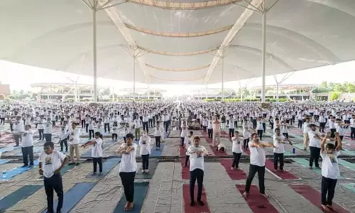 Hyderabad के कान्हा वेलनेस सेंटर में 3400 दिव्यांगजनों ने अंतर्राष्ट्रीय योग दिवस में हिस्सा लिया Hyderabad के कान्हा वेलनेस सेंटर में 3400 दिव्यांगजनों ने अंतर्राष्ट्रीय योग दिवस में हिस्सा लिया