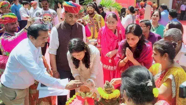 Bikaner: हाउस में बच्चों के लिए ग्रीष्मकालीन कला कार्यशाला का आयोजन Bikaner: हाउस में बच्चों के लिए ग्रीष्मकालीन कला कार्यशाला का आयोजन