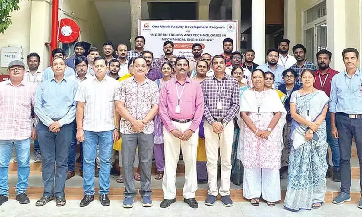 VITB ने सप्ताह भर चलने वाले एफडीपी का समापन किया VITB ने सप्ताह भर चलने वाले एफडीपी का समापन किया