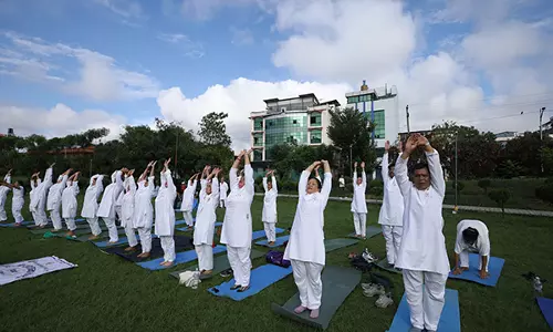 योग आसन और संगीत: नेपाल ने उत्साह के साथ मनाया 11वां अंतर्राष्ट्रीय योग दिवस
