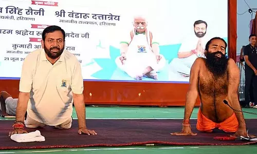 Haryana CM : सरकारी कार्यालयों में 5 मिनट का योग अवकाश देने की घोषणा की
