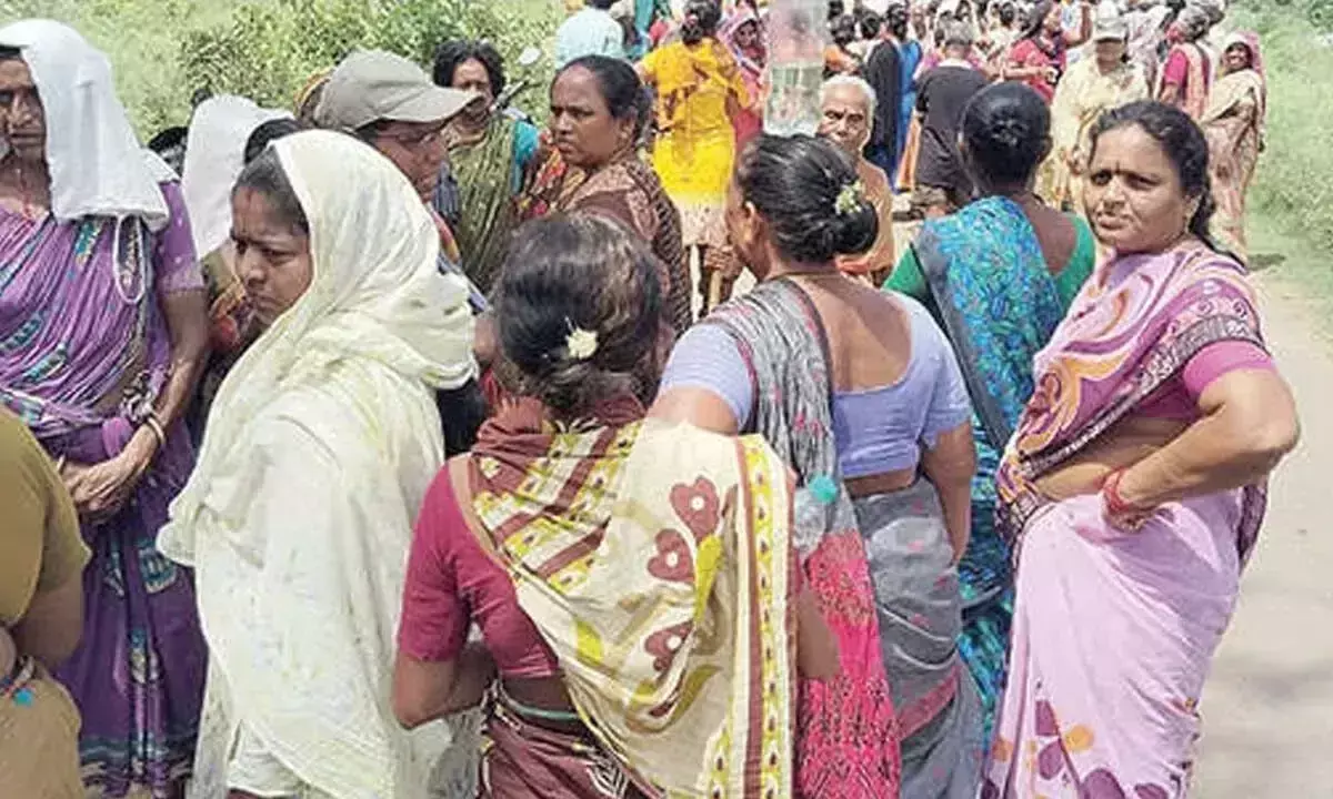 Andhra: सरिपल्ली में ग्रामीणों ने सिंचाई परियोजना के काम में बाधा डाली