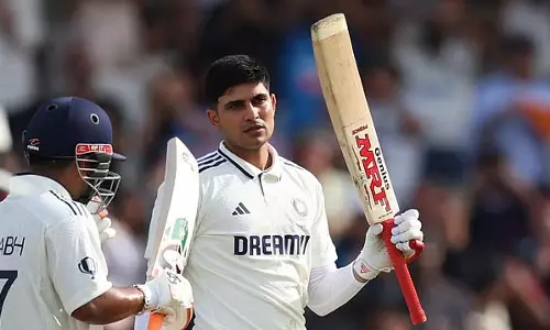 Shubman गिल ने टेस्ट में 2000 रन पूरे किए Shubman गिल ने टेस्ट में 2000 रन पूरे किए
