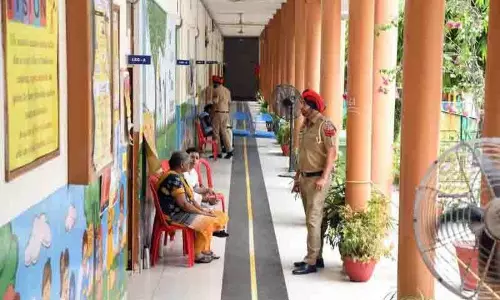Ludhiana पश्चिम उपचुनाव में रिकॉर्ड कम मतदान के लिए गर्मी, छुट्टियां और उदासीनता को जिम्मेदार ठहराया गया Ludhiana पश्चिम उपचुनाव में रिकॉर्ड कम मतदान के लिए गर्मी, छुट्टियां और उदासीनता को जिम्मेदार ठहराया गया