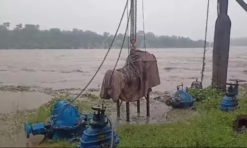 Dhanbad: दामोदर नदी के बढ़े जलस्तर से जलापूर्ति ठप, 12 लाख की आबादी प्रभावित Dhanbad: दामोदर नदी के बढ़े जलस्तर से जलापूर्ति ठप, 12 लाख की आबादी प्रभावित