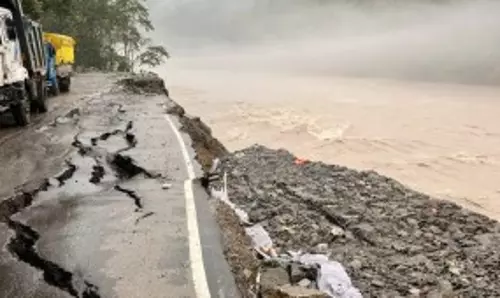 Sikkim :  भारी बारिश से एनएच 10 पर मेली-किरनी खंड को नुकसान पहुंचा