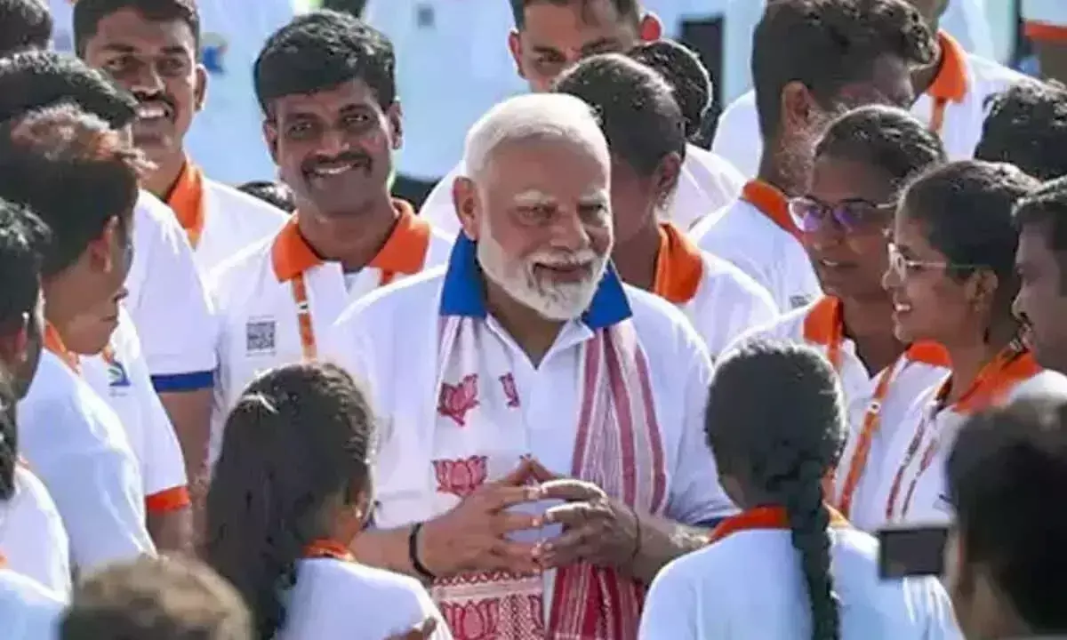 Andhra: योगआंध्र कार्यक्रम में भाग लेने के बाद प्रधानमंत्री मोदी दिल्ली रवाना हुए
