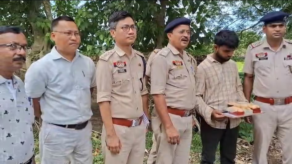 धर्मनगर रेलवे स्टेशन के पास 5.5 लाख रुपये की हेरोइन के साथ Tripura का युवक गिरफ्तार धर्मनगर रेलवे स्टेशन के पास 5.5 लाख रुपये की हेरोइन के साथ Tripura का युवक गिरफ्तार
