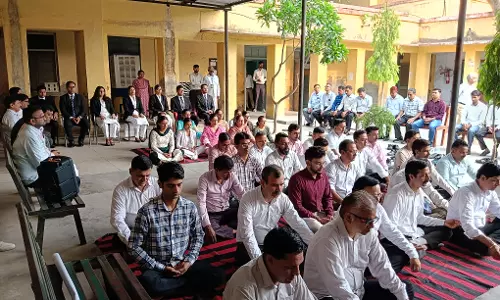 Sri Ganganagar में कोर्ट और जेल परिसर में मनाया गया योग दिवस Sri Ganganagar में कोर्ट और जेल परिसर में मनाया गया योग दिवस