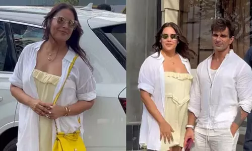 Bipasha Basu : फैमिली संग आउटिंग पर निकलीं, ड्रेसिंग सेंस को लेकर हुईं ट्रोल Bipasha Basu : फैमिली संग आउटिंग पर निकलीं, ड्रेसिंग सेंस को लेकर हुईं ट्रोल
