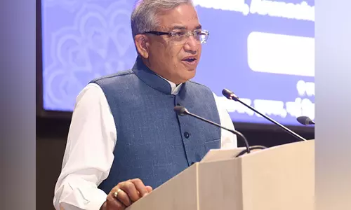 चुनाव आयोग सूत्र: मतदान केंद्रों के वीडियो साझा करना निजता का उल्लंघन, भेदभाव की आशंका चुनाव आयोग सूत्र: मतदान केंद्रों के वीडियो साझा करना निजता का उल्लंघन, भेदभाव की आशंका
