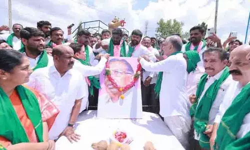 Harish Rao ने प्रोफेसर जयशंकर की पुण्यतिथि पर श्रद्धांजलि अर्पित की