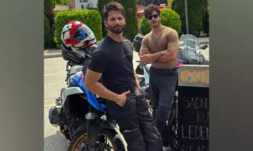 Ishaan Khattar ने शाहिद कपूर संग वेकेशन की तस्वीरें की शेयर, फैन्स बोले: दो भाई, दोनों तबाही Ishaan Khattar ने शाहिद कपूर संग वेकेशन की तस्वीरें की शेयर, फैन्स बोले: दो भाई, दोनों तबाही