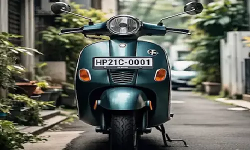 1 लाख रुपए का Scooter, 14 लाख रुपए की प्लेट: नंबर प्लेट का जुनून 1 लाख रुपए का Scooter, 14 लाख रुपए की प्लेट: नंबर प्लेट का जुनून