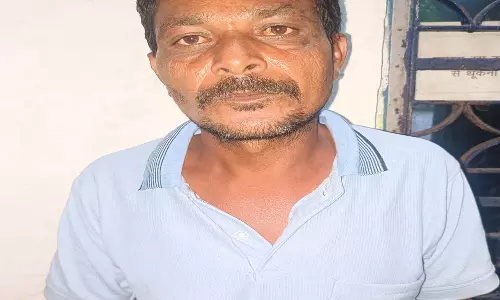 चाकू से हमला करने वाले पिता-पुत्र गिरफ्तार, पुरानी रंजिश से जुड़ा मामला