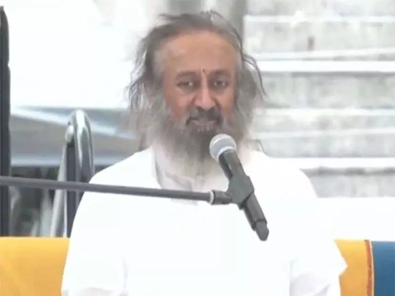 योग हिंसा मुक्त समाज की दिशा में: श्री श्री रविशंकर, योग दिवस 2025 पर योग हिंसा मुक्त समाज की दिशा में: श्री श्री रविशंकर, योग दिवस 2025 पर