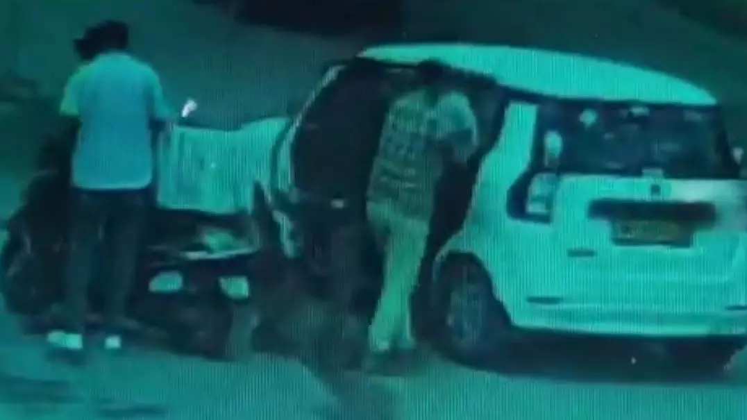 Indore : 74 लाख की चांदी लूट का भंडाफोड़, बंदूक की नोक पर अपहरण के आरोप में 8 गिरफ्तार Indore : 74 लाख की चांदी लूट का भंडाफोड़, बंदूक की नोक पर अपहरण के आरोप में 8 गिरफ्तार
