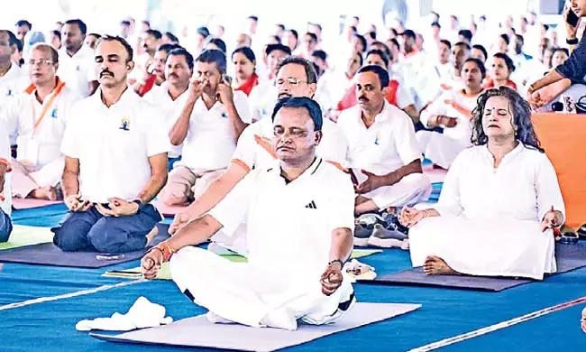 Odisha : पूरे राज्य में ध्यान, योग और प्राणायाम शिविर आयोजित किए गए Odisha : पूरे राज्य में ध्यान, योग और प्राणायाम शिविर आयोजित किए गए