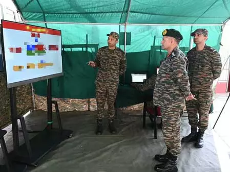 सेनाध्यक्ष जनरल उपेंद्र द्विवेदी ने अमरनाथ यात्रा और कश्मीर में सुरक्षा व्यवस्था की समीक्षा की सेनाध्यक्ष जनरल उपेंद्र द्विवेदी ने अमरनाथ यात्रा और कश्मीर में सुरक्षा व्यवस्था की समीक्षा की
