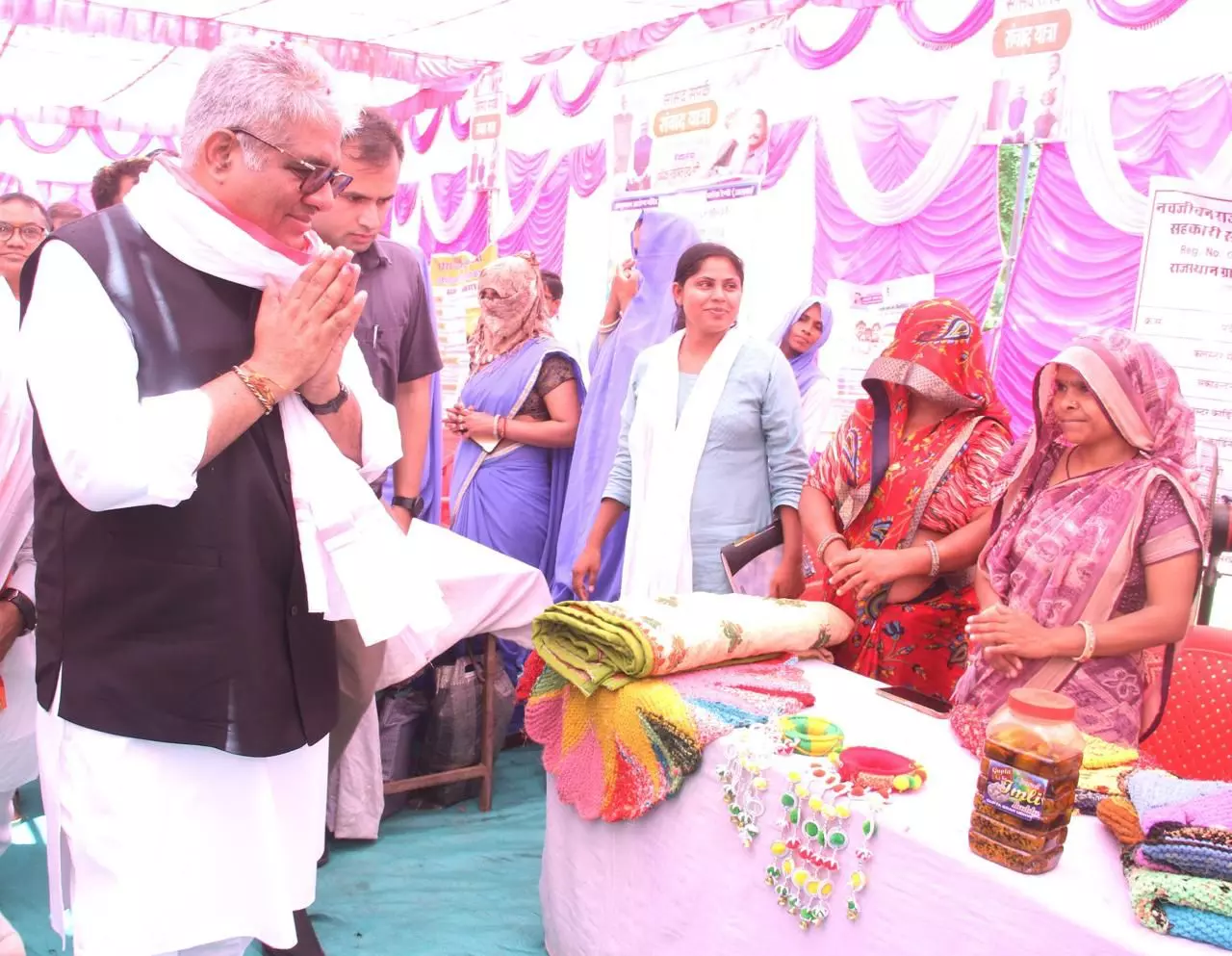 Jaipur: राजगढ़-रैणी क्षेत्र में करीब 26 करोड़ रुपए के होंगे विकास कार्य Jaipur: राजगढ़-रैणी क्षेत्र में करीब 26 करोड़ रुपए के होंगे विकास कार्य