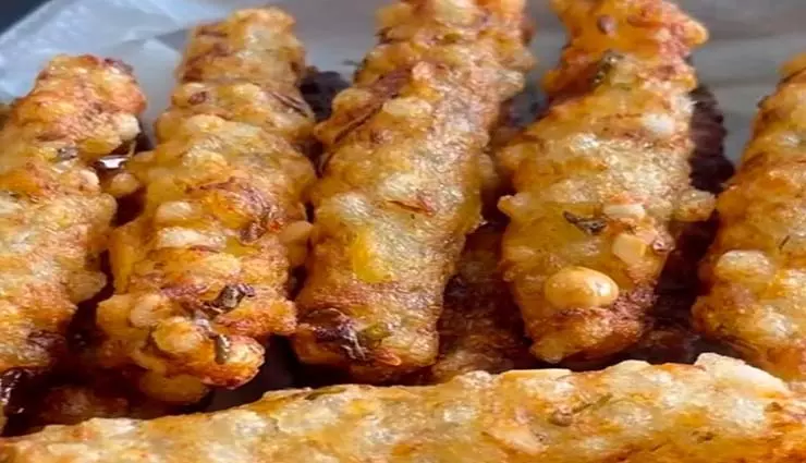 Sabudana Fries: ये है स्वादिष्ट डिश, एक बार जरूर ट्राई करें Sabudana Fries: ये है स्वादिष्ट डिश, एक बार जरूर ट्राई करें