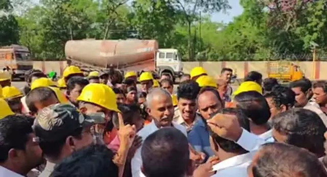 सीमेंट इकाई पर विरोध प्रदर्शन: Andhra Pradesh HC ने सरकार की निष्क्रियता की आलोचना की सीमेंट इकाई पर विरोध प्रदर्शन: Andhra Pradesh HC ने सरकार की निष्क्रियता की आलोचना की