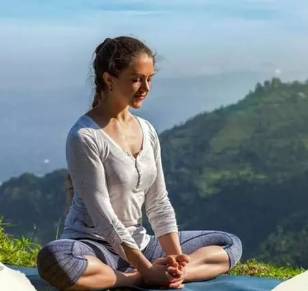 महिलाओं के लिए विशेष लाभकारी बद्ध कोणासन, मन को शांत तो तन को रखता है स्वस्थ महिलाओं के लिए विशेष लाभकारी बद्ध कोणासन, मन को शांत तो तन को रखता है स्वस्थ