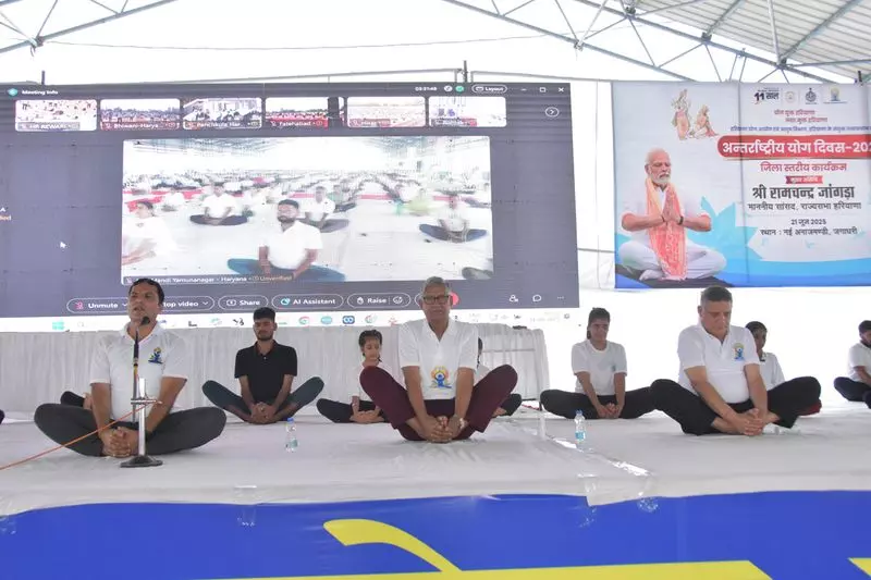 Haryana : अंतर्राष्ट्रीय योग दिवस जगाधरी में योगासन और शांति दिवस मनाया गया Haryana : अंतर्राष्ट्रीय योग दिवस जगाधरी में योगासन और शांति दिवस मनाया गया