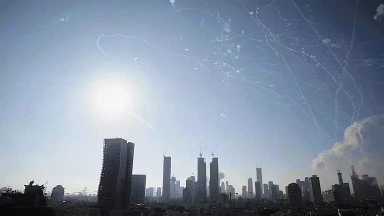 Israel ने कहा, ईरान के खिलाफ लंबे युद्ध की संभावना के लिए तैयारी कर रहा Israel ने कहा, ईरान के खिलाफ लंबे युद्ध की संभावना के लिए तैयारी कर रहा