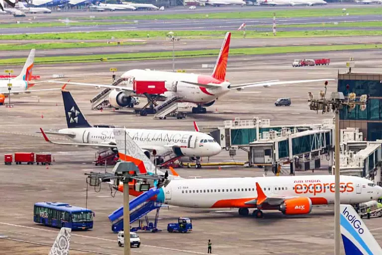 DGCA ने 2024 से एयर इंडिया के निरीक्षण और ऑडिट का ब्योरा मांगा: सूत्र DGCA ने 2024 से एयर इंडिया के निरीक्षण और ऑडिट का ब्योरा मांगा: सूत्र