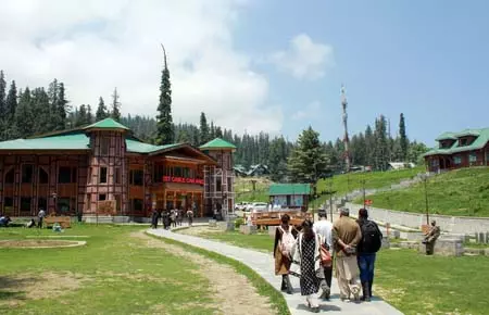 पहलगाम हमला: एनआईए ने पाकिस्तानी आतंकवादियों की मदद करने के आरोप में दो गिरफ्तार किए पहलगाम हमला: एनआईए ने पाकिस्तानी आतंकवादियों की मदद करने के आरोप में दो गिरफ्तार किए