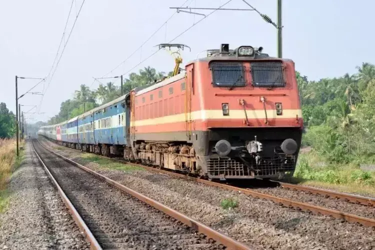 Kozhikode -पलक्कड़ विशेष ट्रेन 23 जून से शुरू होगी समय और स्टेशन देखें Kozhikode -पलक्कड़ विशेष ट्रेन 23 जून से शुरू होगी समय और स्टेशन देखें