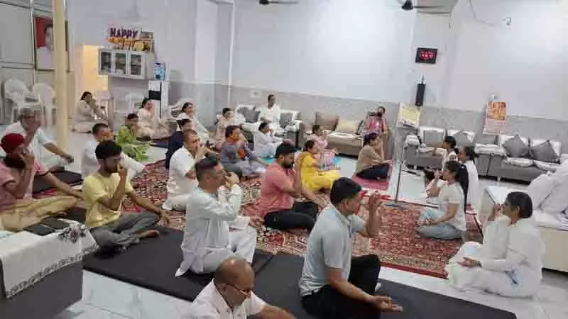 Jalandhar: अंतर्राष्ट्रीय योग दिवस स्वास्थ्य और सद्भाव को बढ़ावा देता Jalandhar: अंतर्राष्ट्रीय योग दिवस स्वास्थ्य और सद्भाव को बढ़ावा देता