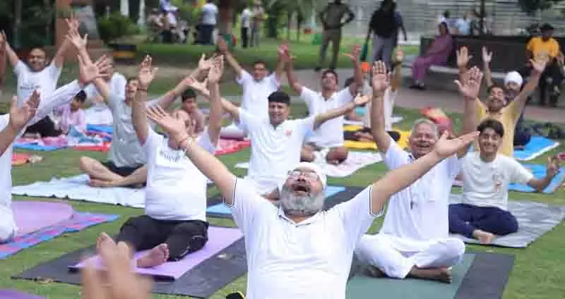 Jalandhar में उत्साह के साथ मनाया गया अंतर्राष्ट्रीय योग दिवस Jalandhar में उत्साह के साथ मनाया गया अंतर्राष्ट्रीय योग दिवस