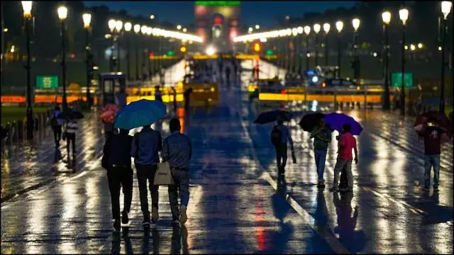 Delhi : जल्द हो सकती है भारी बारिश, आंधी और बिजली गिरने की आशंका Delhi : जल्द हो सकती है भारी बारिश, आंधी और बिजली गिरने की आशंका