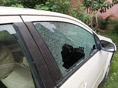 Karnataka : कार का शीशा तोड़कर ₹1 लाख की चोरी Karnataka : कार का शीशा तोड़कर ₹1 लाख की चोरी