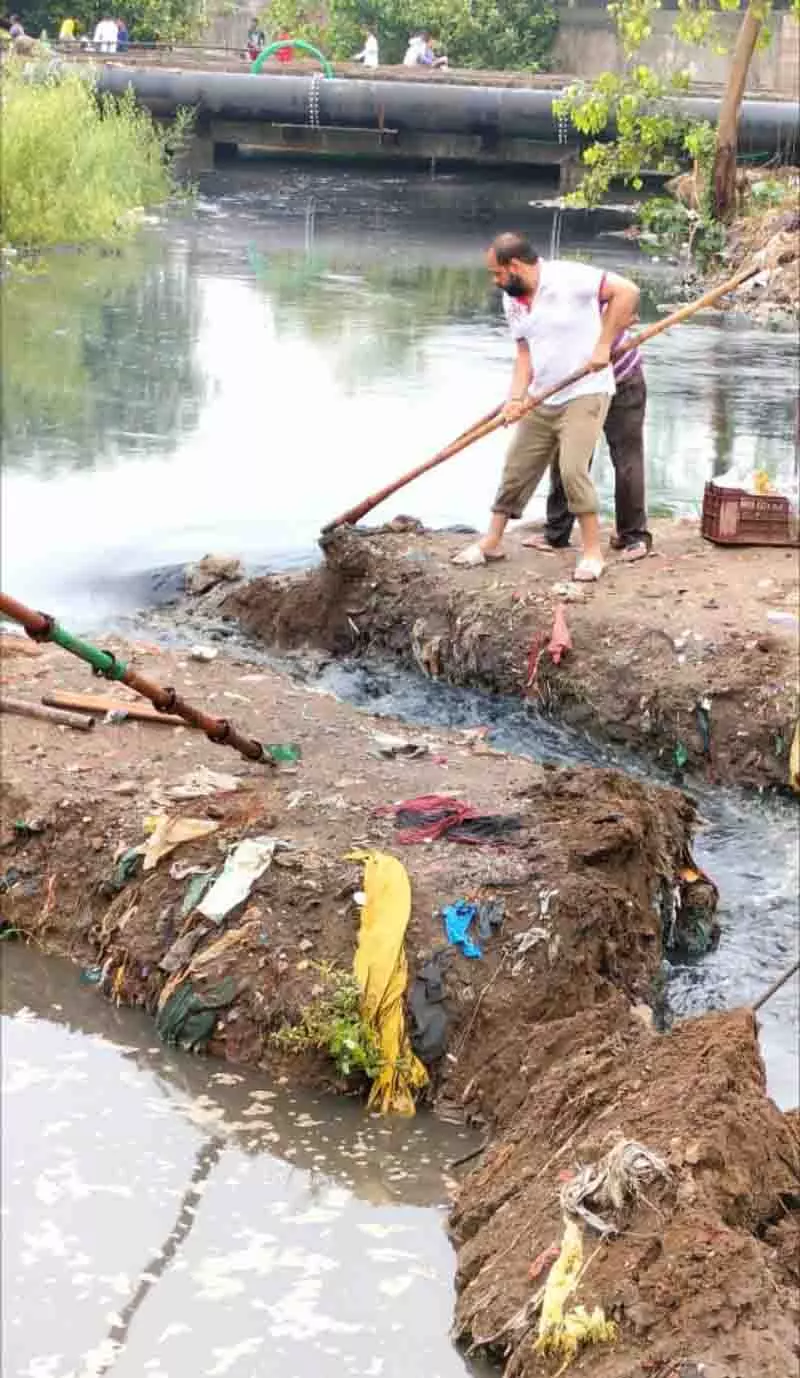Ludhiana: मानसून की समस्याओं से निपटने के लिए नगर निगम ने कमर कस ली Ludhiana: मानसून की समस्याओं से निपटने के लिए नगर निगम ने कमर कस ली