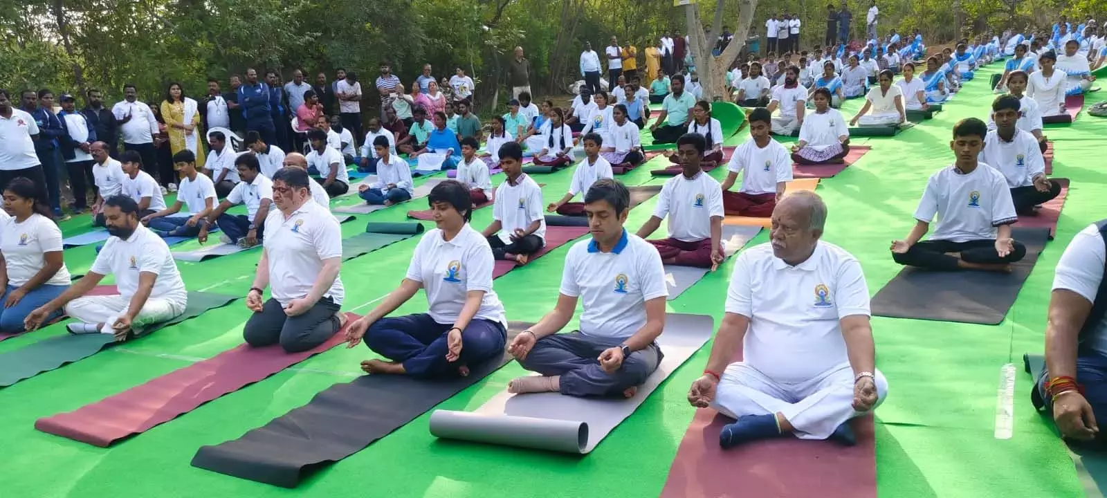 KBR पार्क में योग दिवस मनाया गया KBR पार्क में योग दिवस मनाया गया