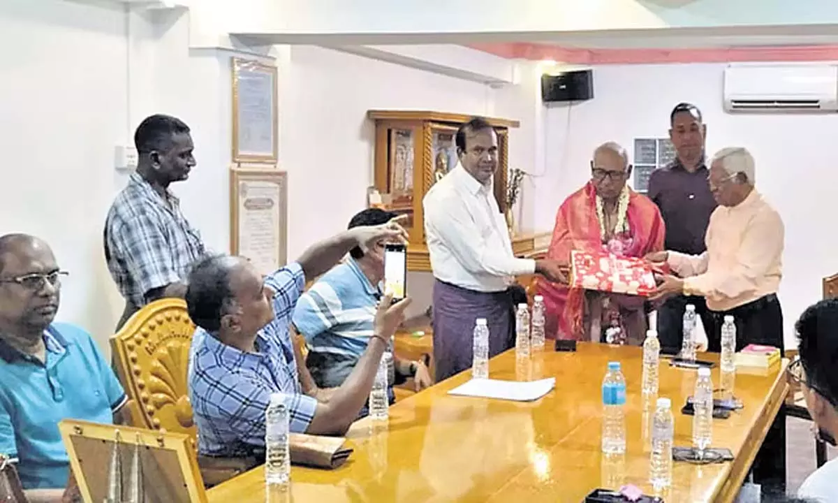 तेलुगु के प्रति प्रेम के साथ म्यांमार तेलुगु के प्रति प्रेम के साथ म्यांमार