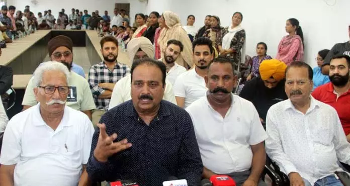 JMWU ने NGO के माध्यम से नियुक्त श्रमिकों को नियमित करने की मांग की JMWU ने NGO के माध्यम से नियुक्त श्रमिकों को नियमित करने की मांग की