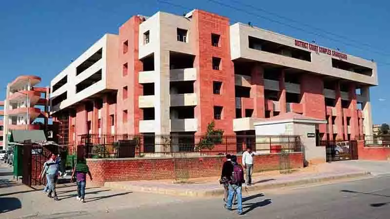 Chandigarh: गांजा के साथ गिरफ्तार व्यक्ति को जमानत मिली Chandigarh: गांजा के साथ गिरफ्तार व्यक्ति को जमानत मिली