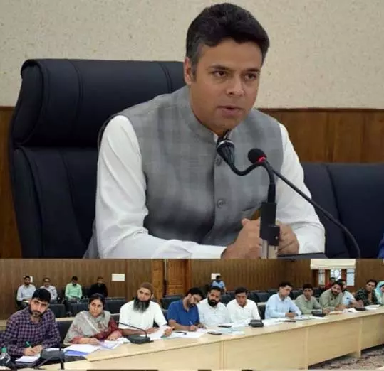 DDC बडगाम ने JJM के तहत सभी FHTC के पूरा होने की समीक्षा की DDC बडगाम ने JJM के तहत सभी FHTC के पूरा होने की समीक्षा की