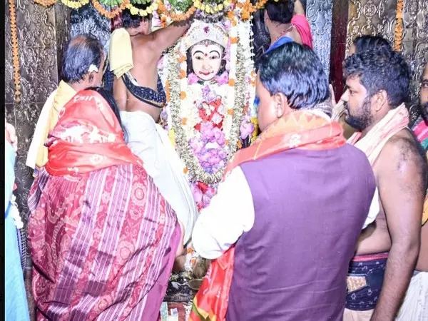 मोहन चरण माझी ने अलारनाथ मंदिर का दौरा किया, राज्य की समृद्धि के लिए आशीर्वाद मांगा मोहन चरण माझी ने अलारनाथ मंदिर का दौरा किया, राज्य की समृद्धि के लिए आशीर्वाद मांगा