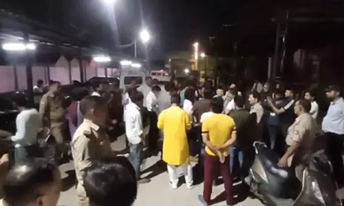 गेस्टहाउस के सीवर में जहरीली गैस का हुआ रिसाव, सफाई कर रहे 2 लोगों की मौत गेस्टहाउस के सीवर में जहरीली गैस का हुआ रिसाव, सफाई कर रहे 2 लोगों की मौत