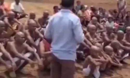 बेटी ने दूसरी जाति के लड़के से रचाई शादी, तो समाज ने परिजनों का जबरन किया मुंडन