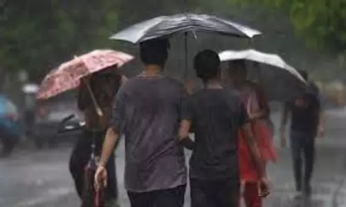UP Rain Alert: आज होगी भारी बारिश, चलेंगी तेज हवाएं, अलर्ट जारी UP Rain Alert: आज होगी भारी बारिश, चलेंगी तेज हवाएं, अलर्ट जारी