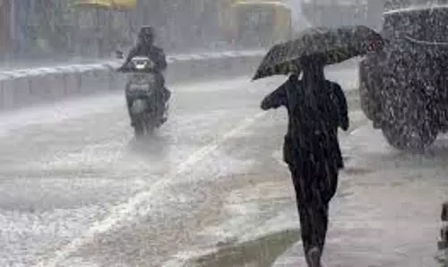 Bihar: मानसून ने पकड़ी रफ्तार, बारिश को लेकर रेड अलर्ट जारी Bihar: मानसून ने पकड़ी रफ्तार, बारिश को लेकर रेड अलर्ट जारी