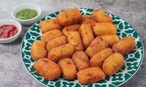 Aalu Suji Bites: आलू और सूजी से बनाएं ये टेस्टी डिश, बच्चों को भी आएगी पसंद Aalu Suji Bites: आलू और सूजी से बनाएं ये टेस्टी डिश, बच्चों को भी आएगी पसंद