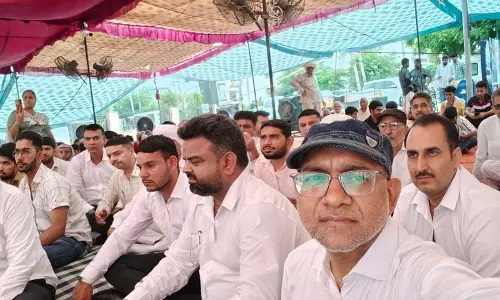 Haryana : एचएयू छात्रों का विरोध तीन दौर की वार्ता बेनतीजा, छात्र वीसी को हटाने पर अड़े Haryana : एचएयू छात्रों का विरोध तीन दौर की वार्ता बेनतीजा, छात्र वीसी को हटाने पर अड़े